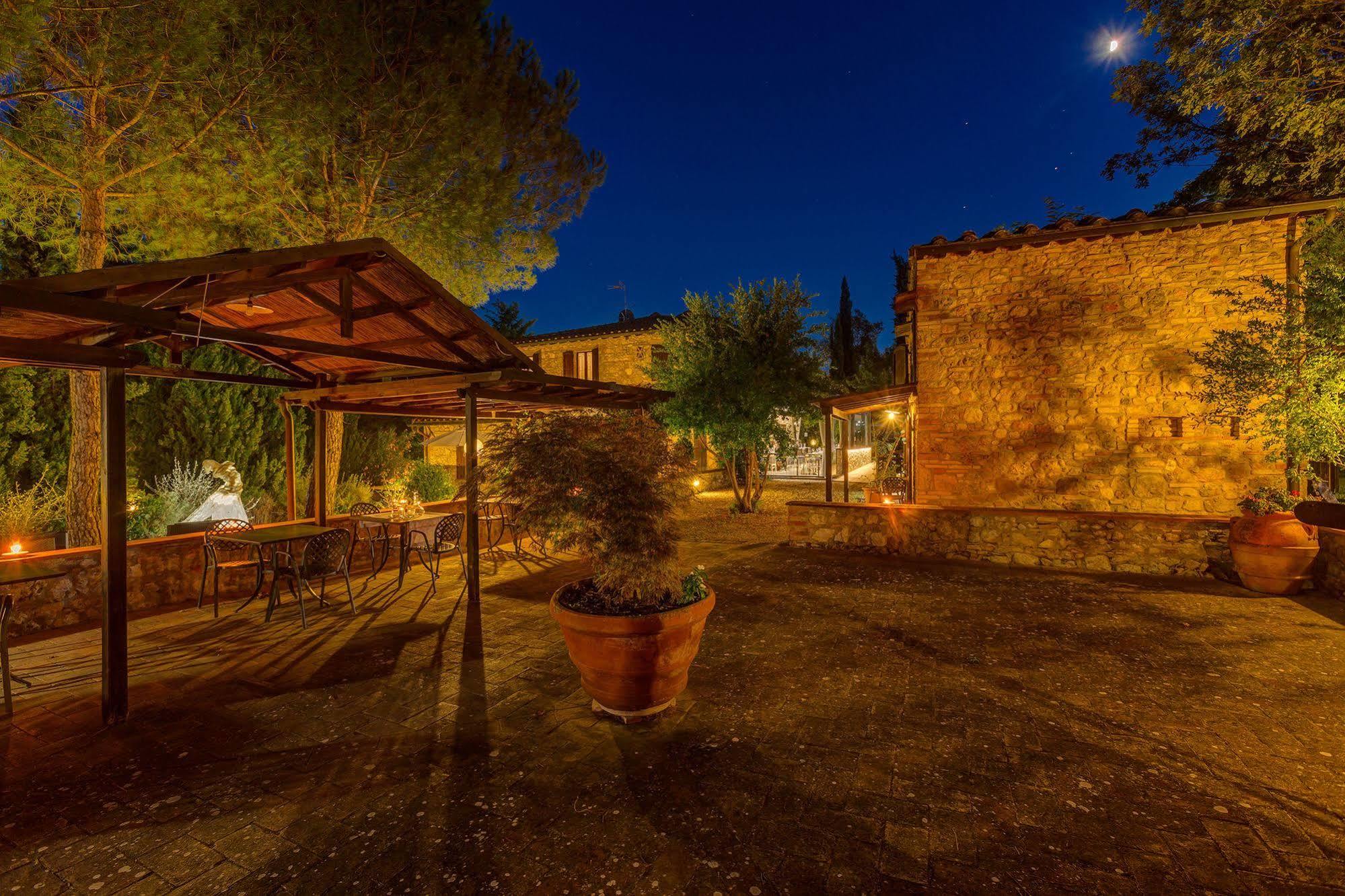 Agriturismo Casanova Di Pescille San Gimignano Exterior foto